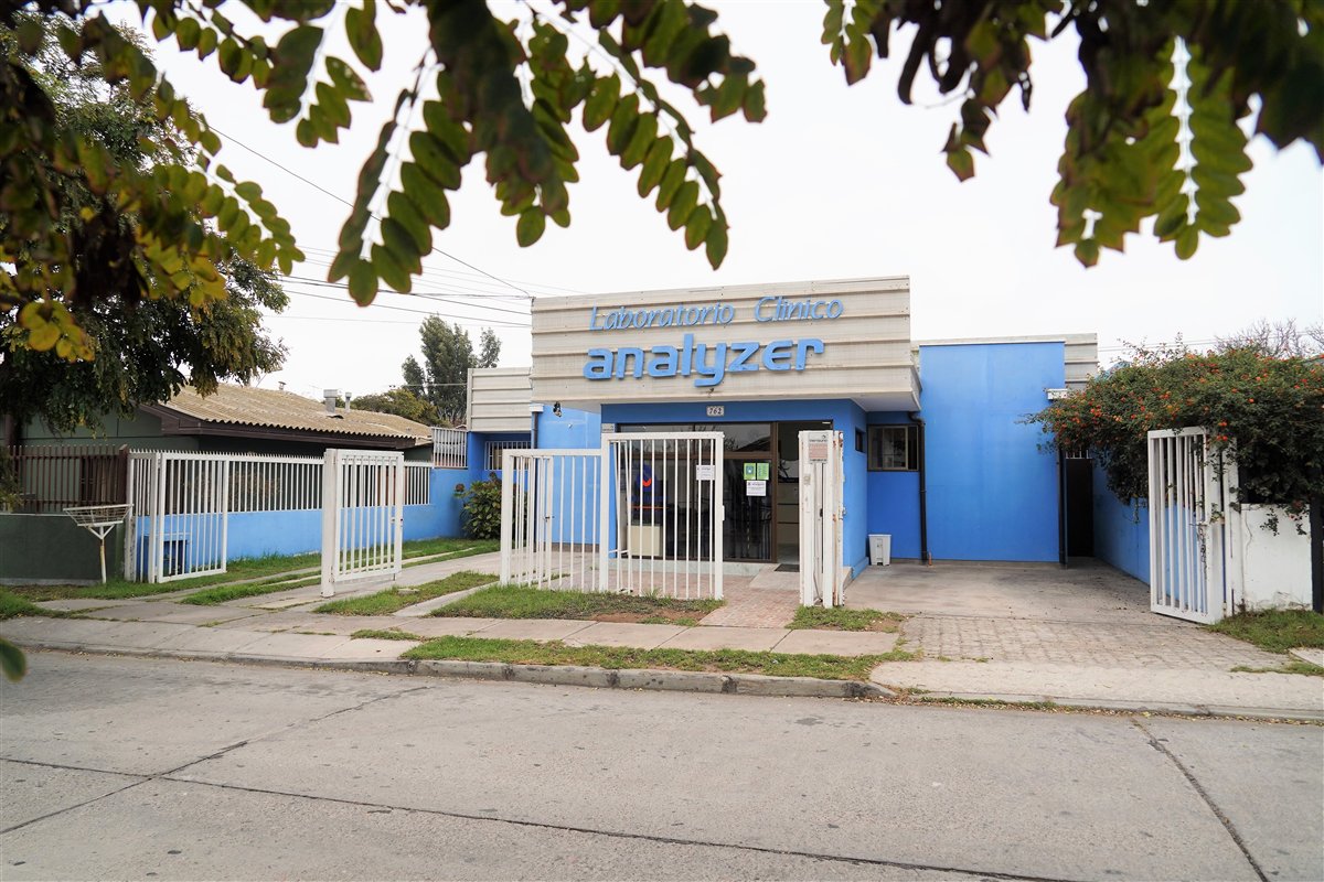 Exterior de la sucursal República de Laboratorio Clínico Analyzer